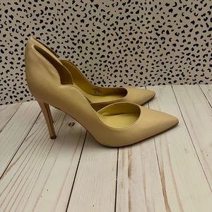 Guess pointed toe high heel